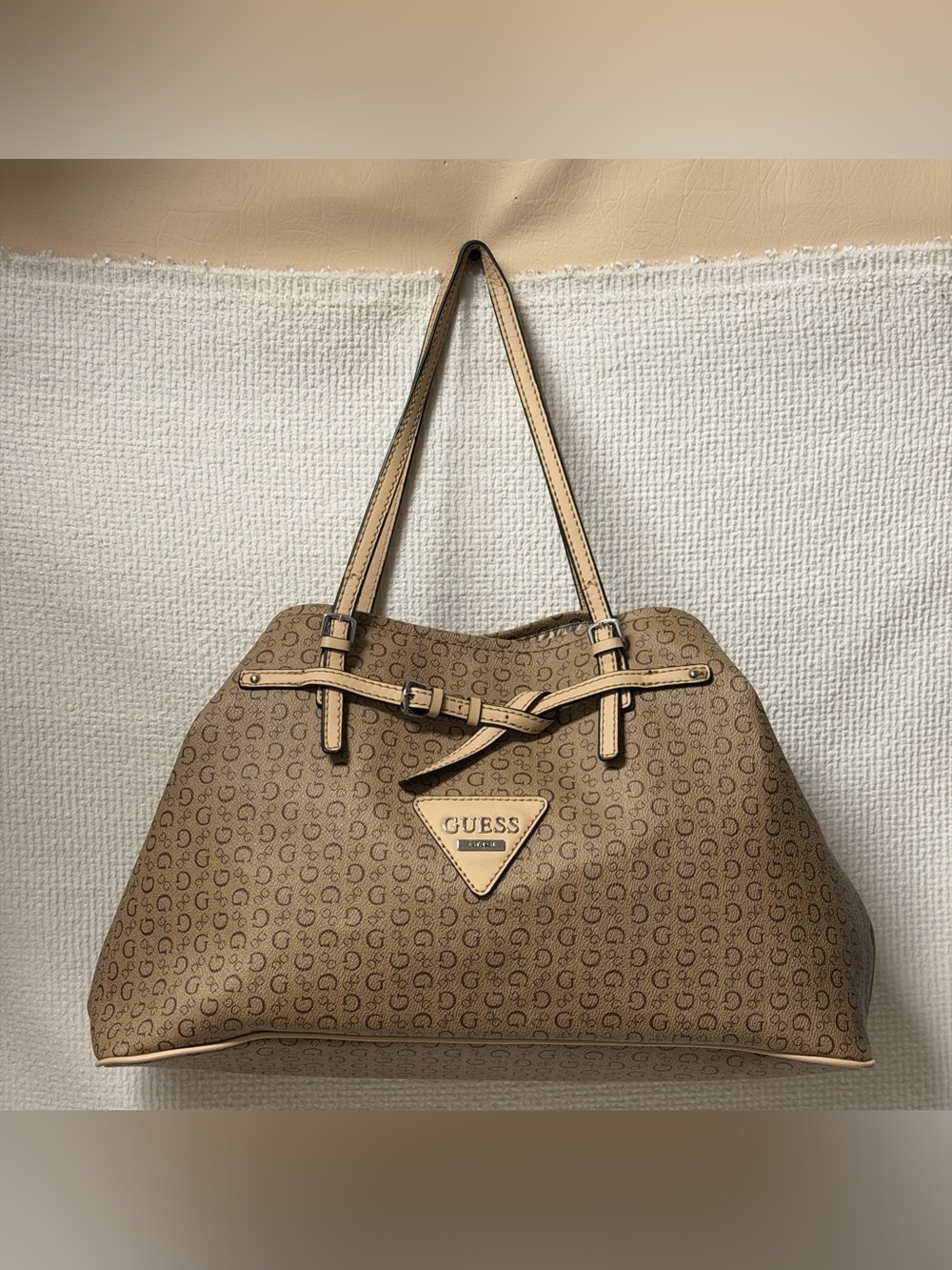 Guess All Over Logo Shoulder Tote Bag
Purse With Tan Straps And Accents